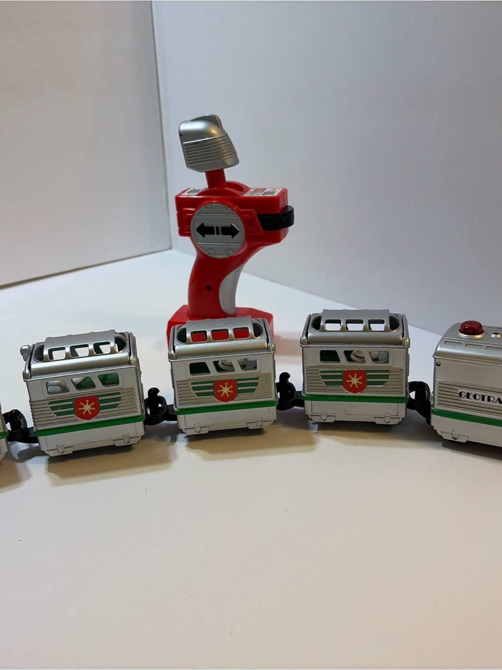 Geotrax T1350 holiday express train set with 2 extra cars & remote WORKS!